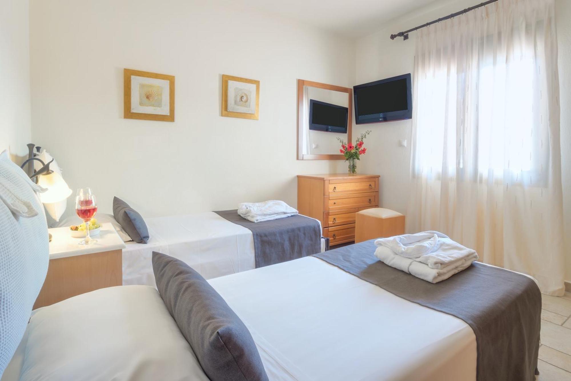Miramare Resort & Spa อายิโอสนิโกลาโอส ภายนอก รูปภาพ